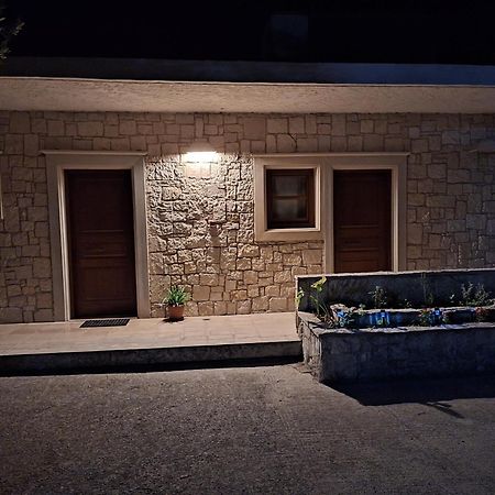 维斯塔山公寓式酒店 Roústika 外观 照片